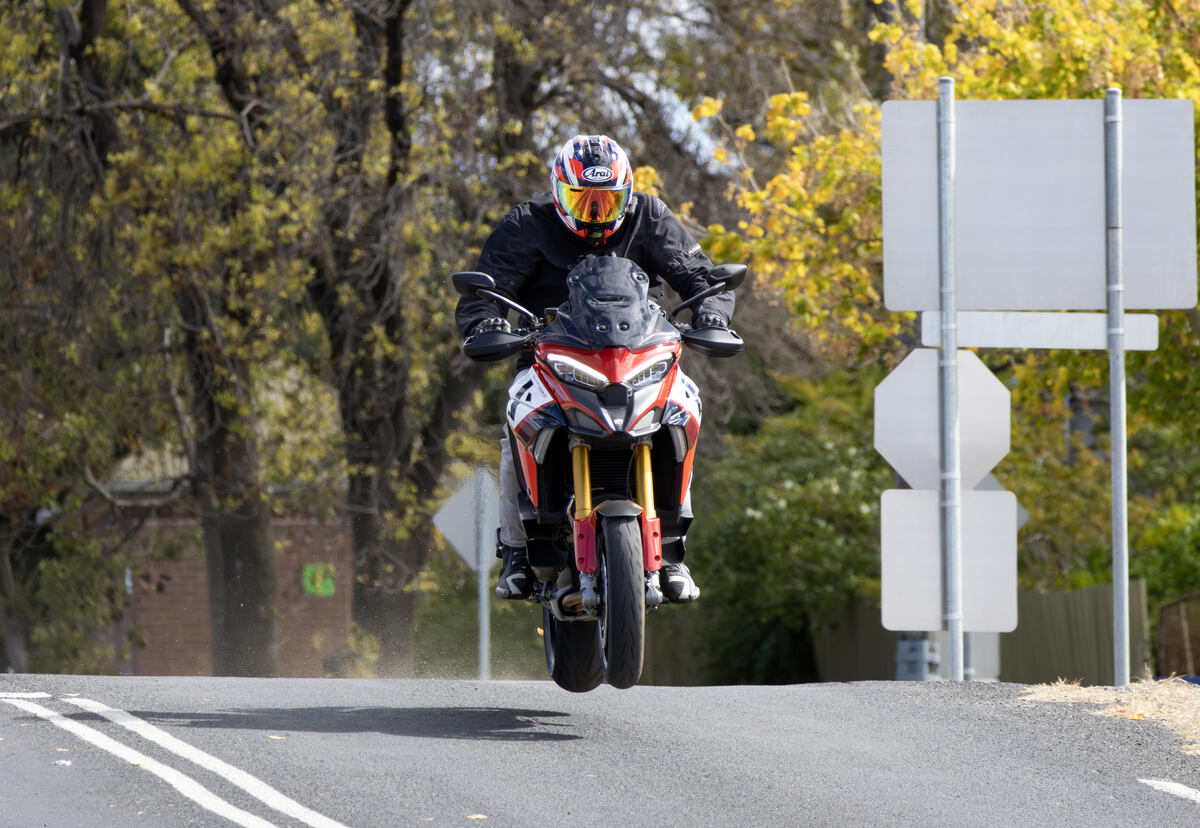 MULTI-TOOL: 2024 Ducati Multistrada V4 Pikes Peak